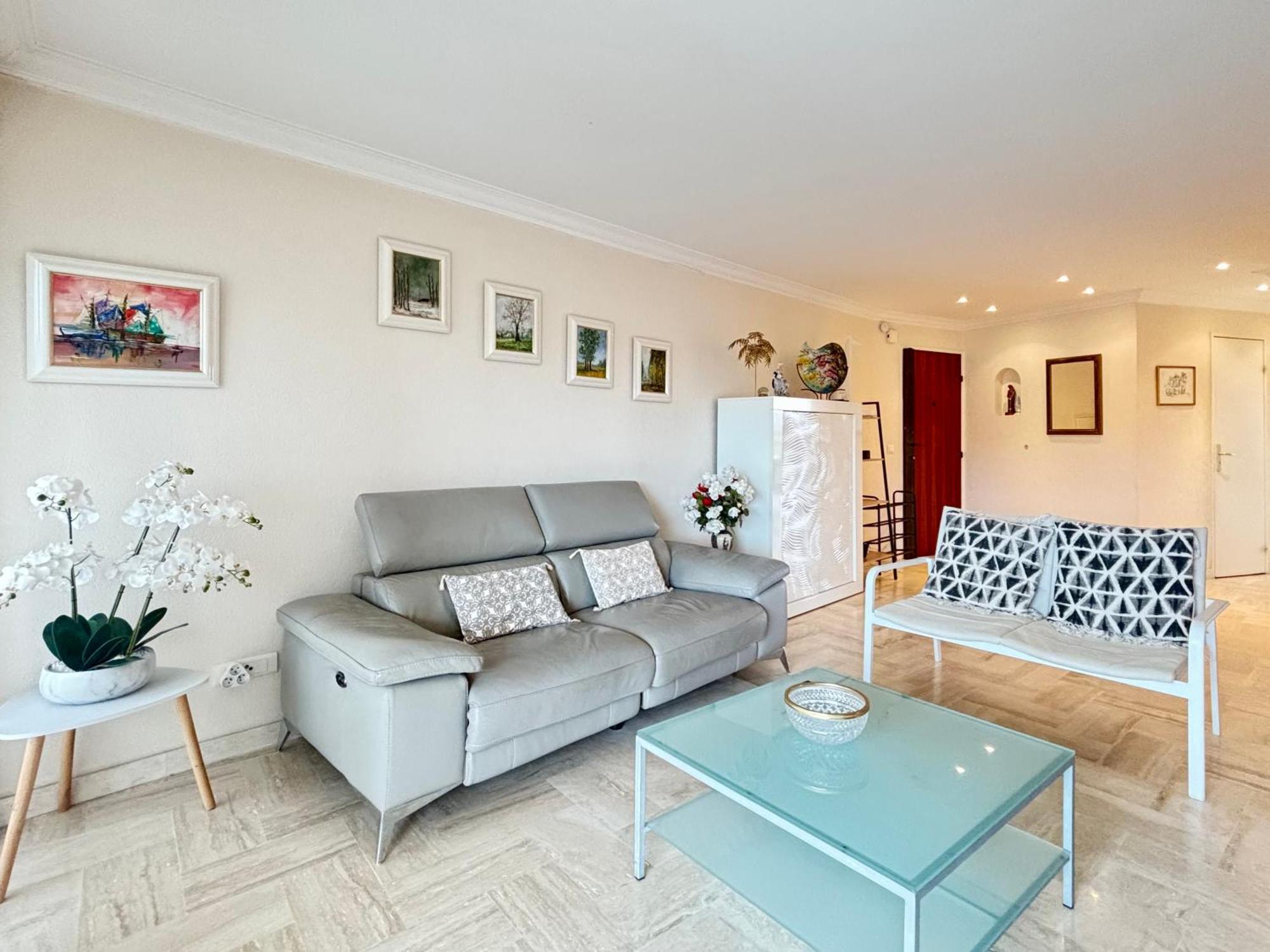 Villa Somptueux 3 pièces vue sur piscine Mandelieu Esterno foto